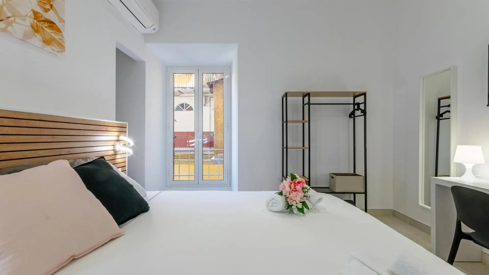 Roma Apartment Near To Colosseum Re-House