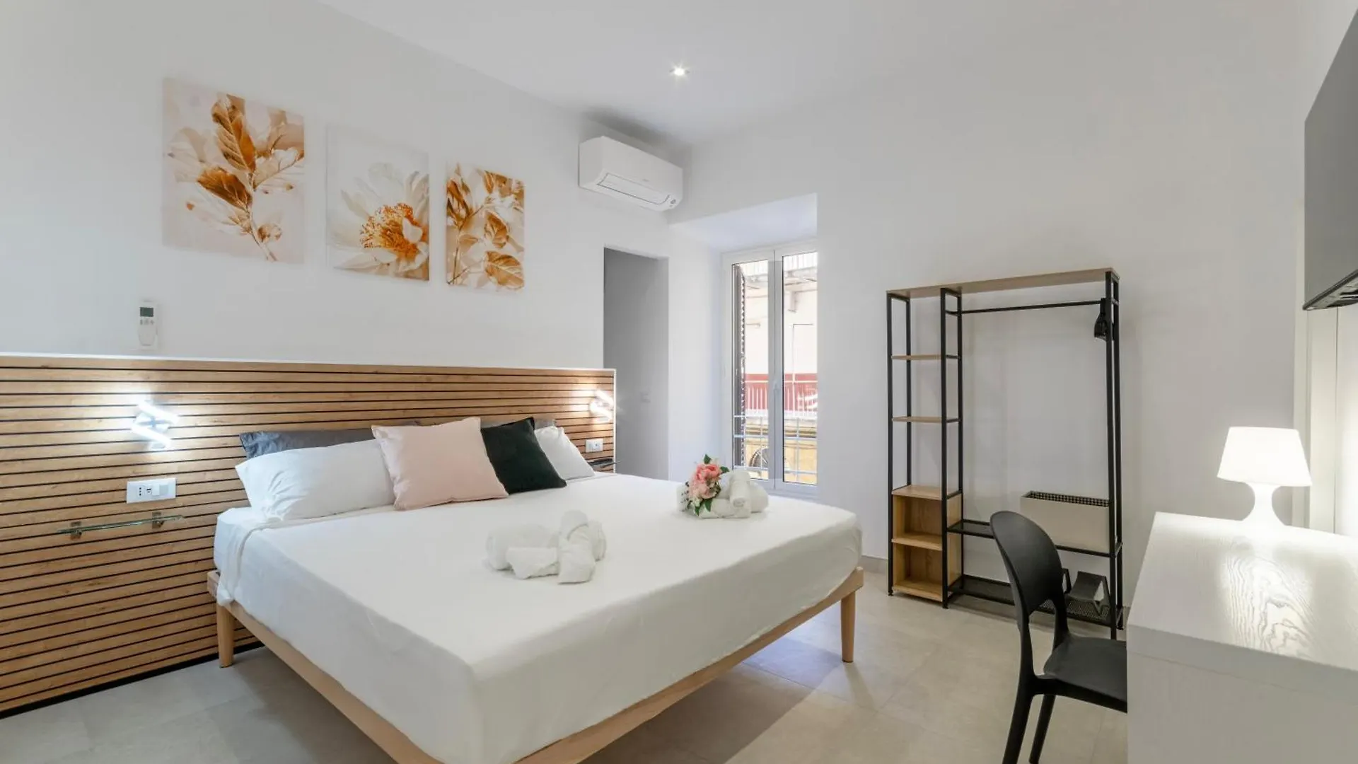 Roma Apartment Near To Colosseum Re-House ローマ