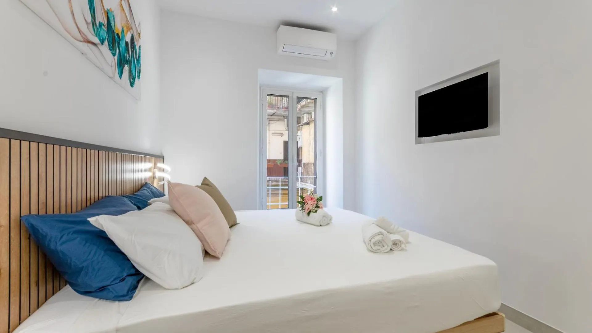 Roma Apartment Near To Colosseum Re-House 0*, ローマ