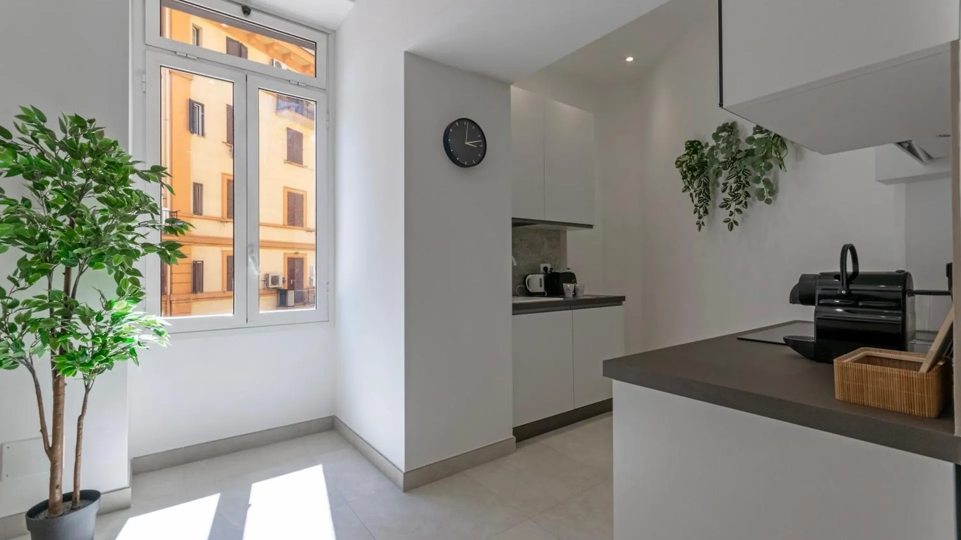 Roma Apartment Near To Colosseum Re-House  Rome