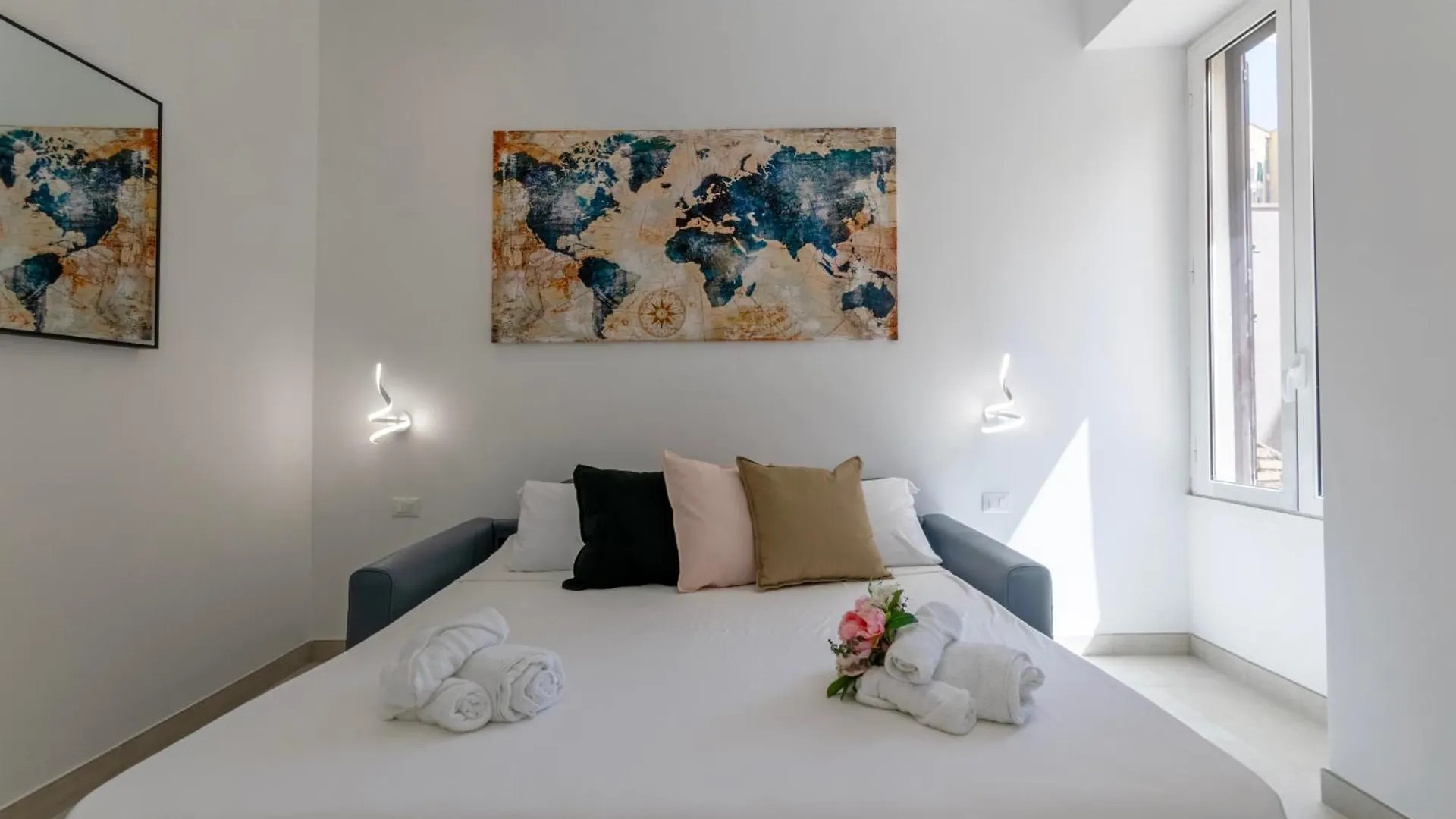 Roma Apartment Near To Colosseum Re-House