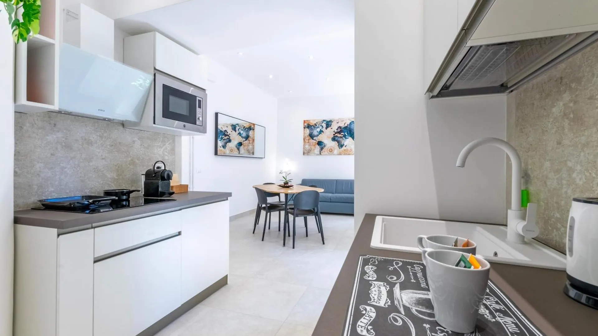 Roma Apartment Near To Colosseum Re-House