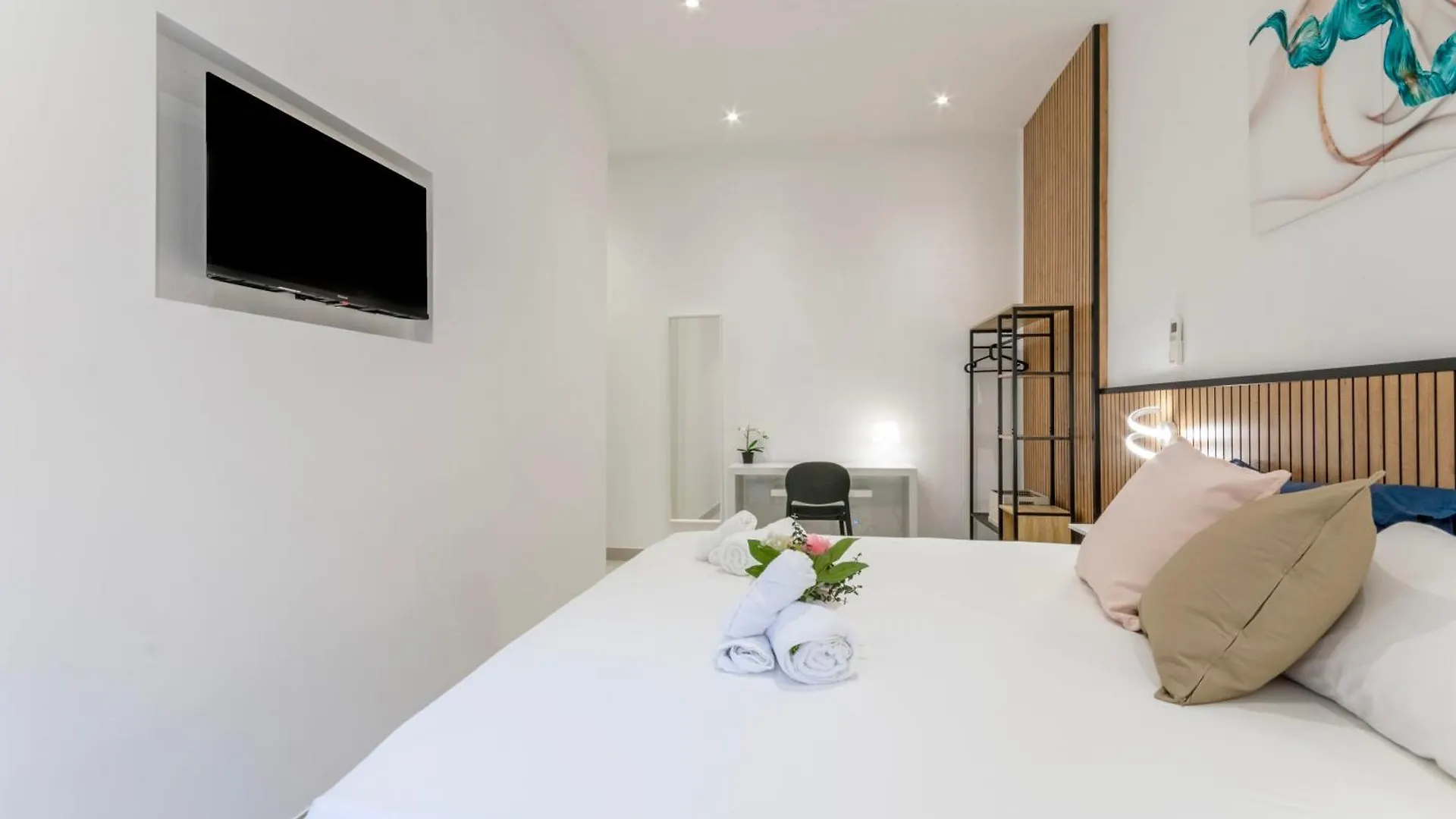Roma Apartment Near To Colosseum Re-House