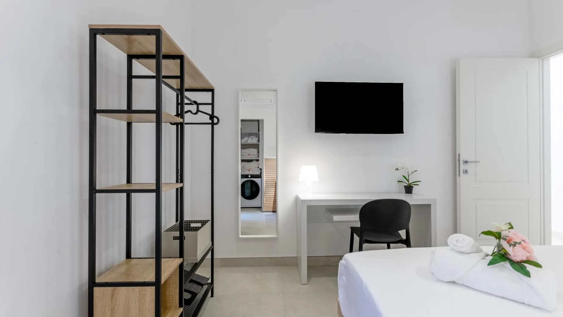 Roma Apartment Near To Colosseum Re-House