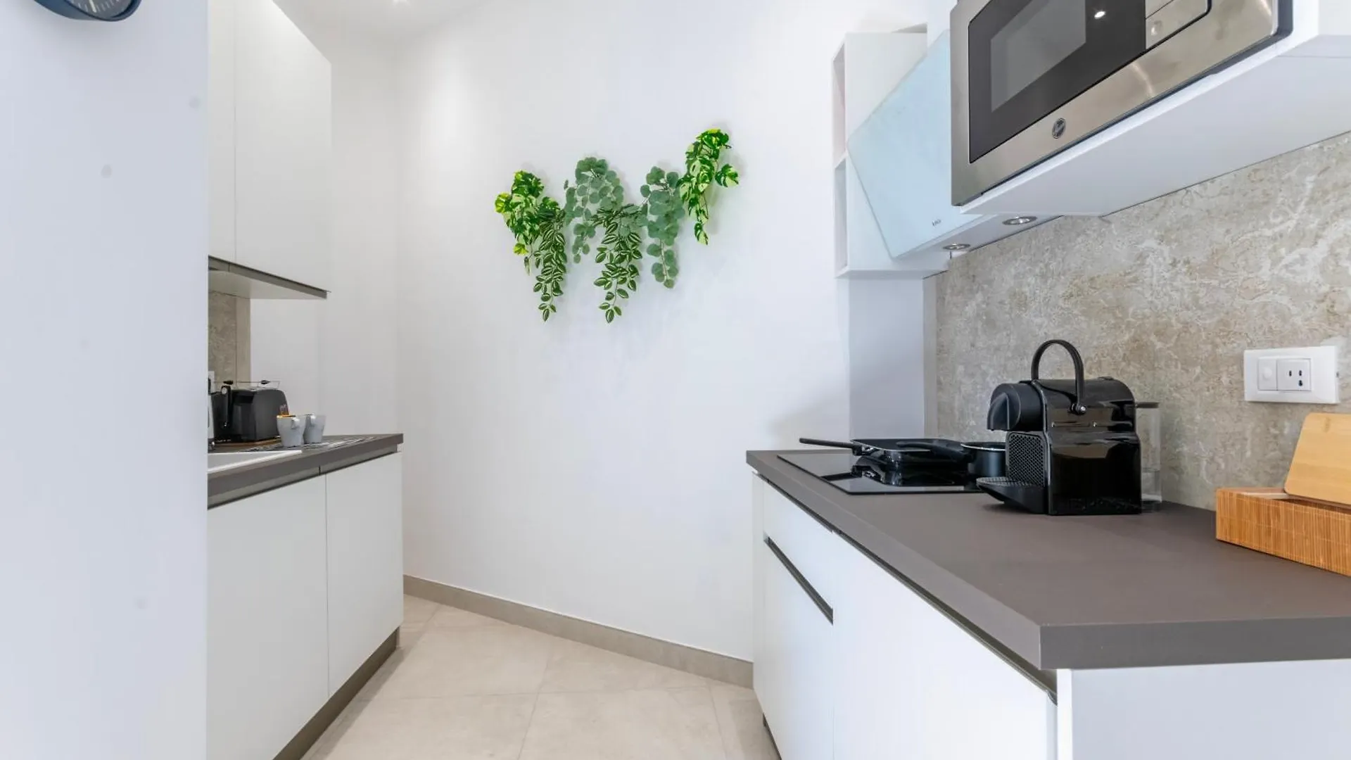 Roma Apartment Near To Colosseum Re-House Rome