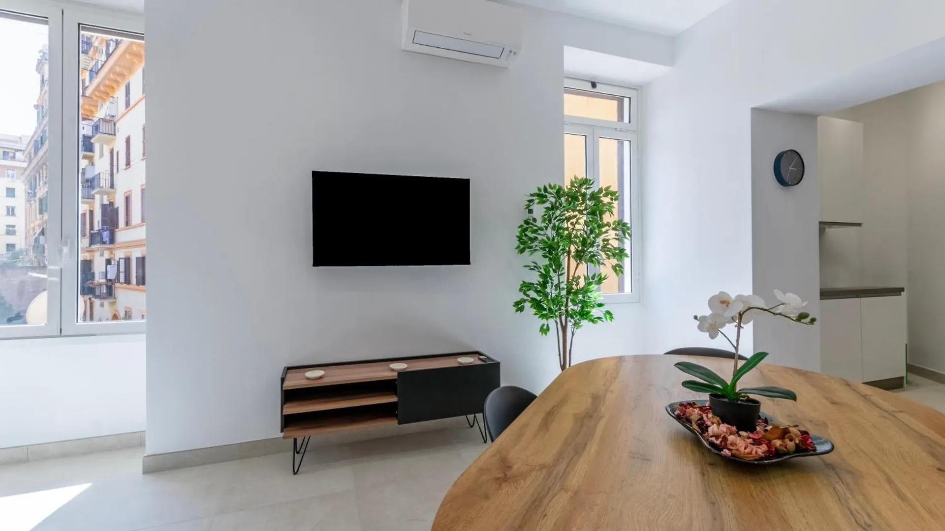 Roma Apartment Near To Colosseum Re-House