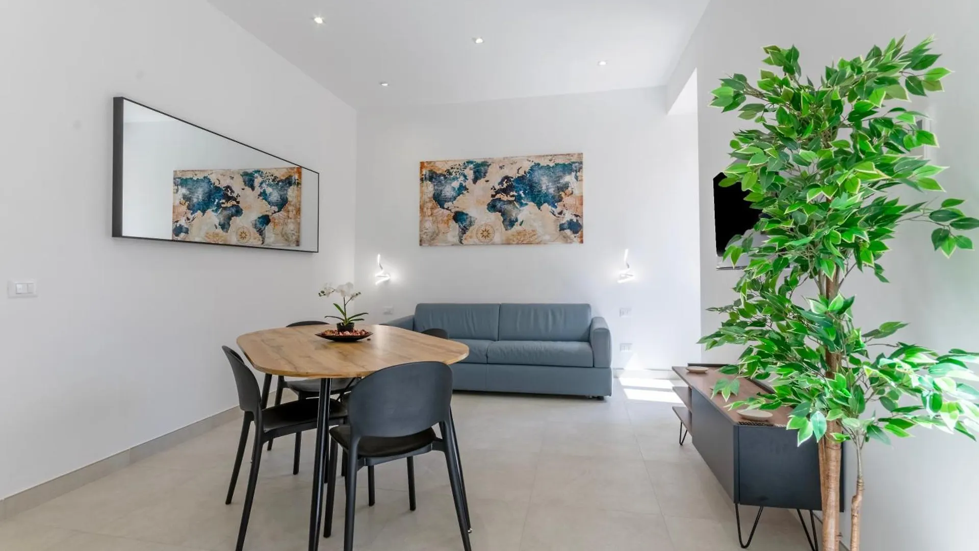 Roma Apartment Near To Colosseum Re-House